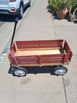 Radio flyer town and country wagon