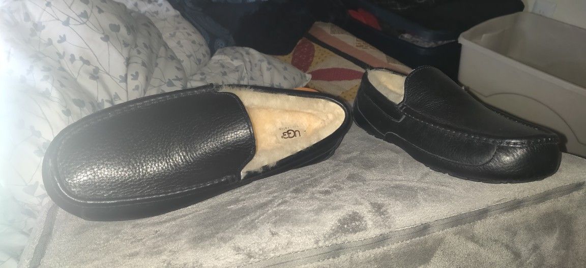 UGG Mens Black Leather-Brand New Never Worn!!! Ever!!