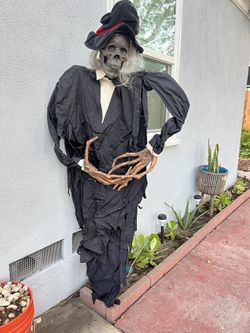 Halloween prop