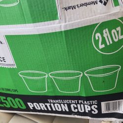 Brand new, unopened box of Member’s Mark Food Service portion cups. Perfect for condiments, dressings, samples, jello shots, or craft supplies.