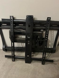 Sanus articulating wall mount for flat panel television