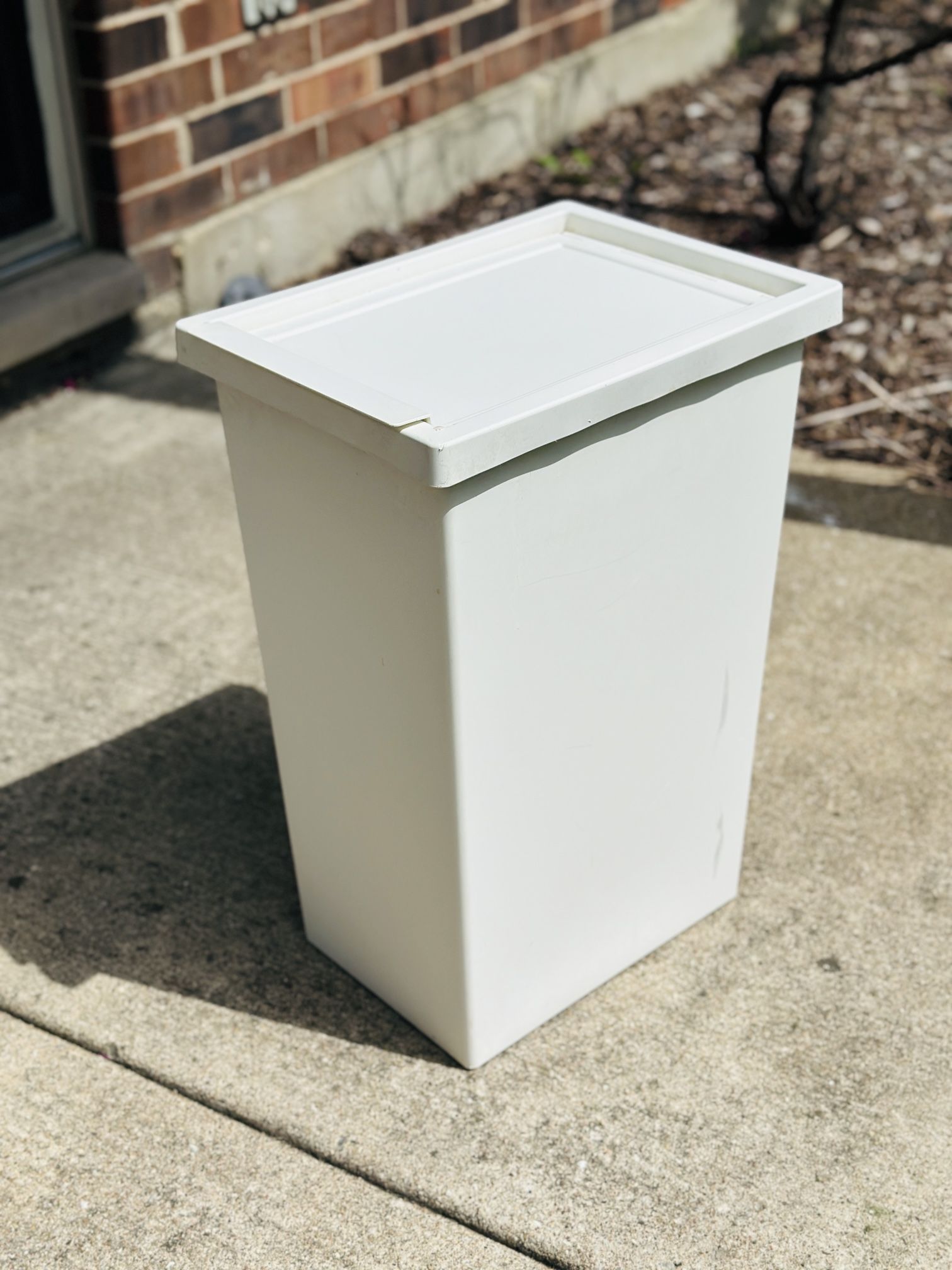 Elegant Trash Can