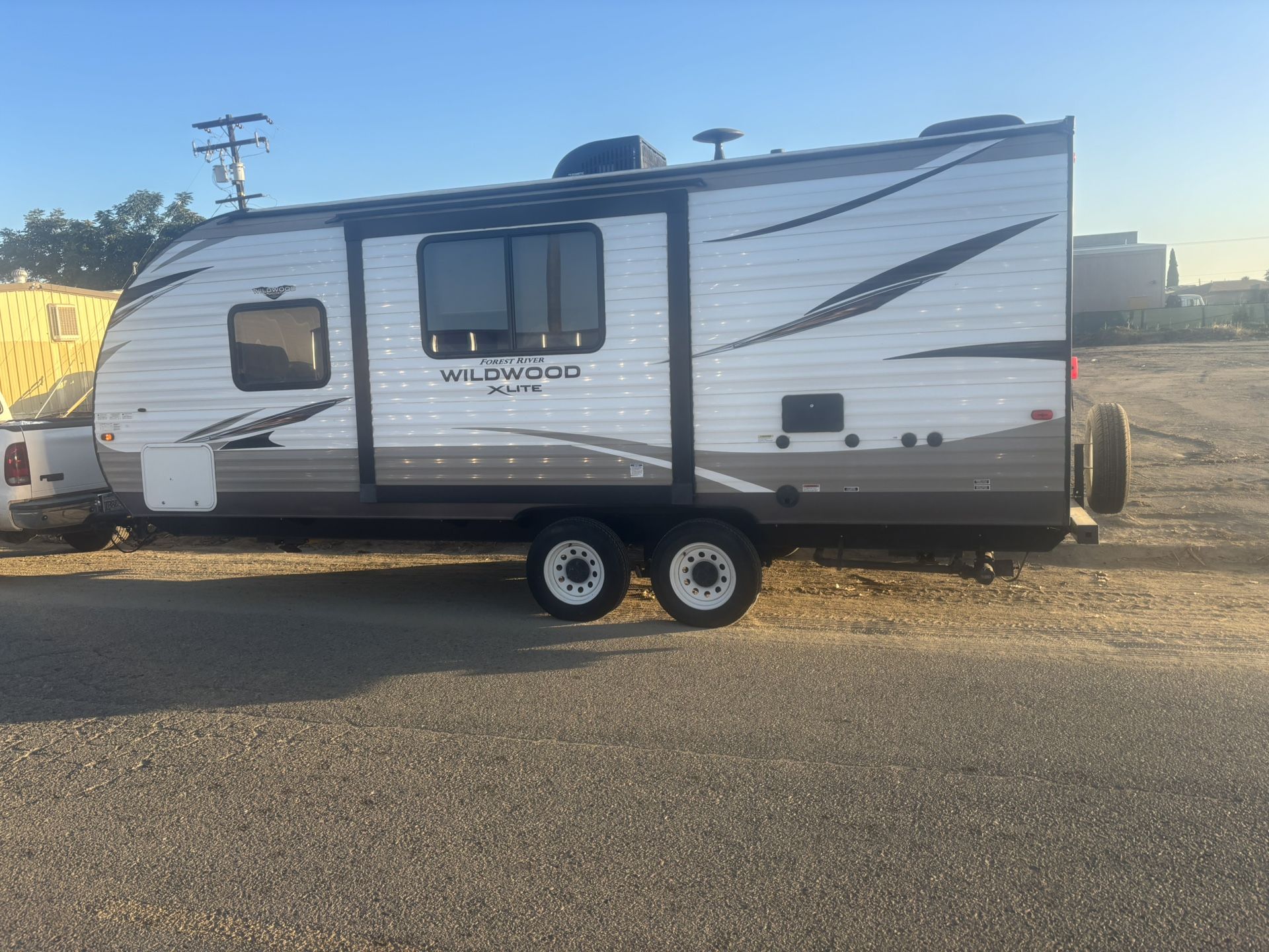 Wildwood Xlite Travel Trailer 26’