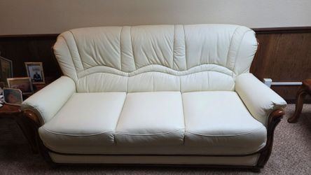 Cream Leather Sofa Set – 3 Pieces | Like New