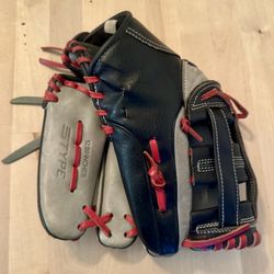 Marucci Baseball glove