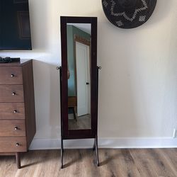 Standing jewelry Cabinet