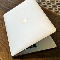 Apple MacBook Air 13” Core i5 processor 4GB RAM 256GB SSD STORAGE DRIVE $175 