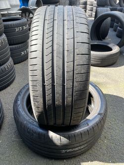 275/40R22 and 315/35R22 Pirelli run flat 275/40/22 315/35/22  staggered set of matching 4 tires in great condition 500$ for 4 tires plus tax . Mount a