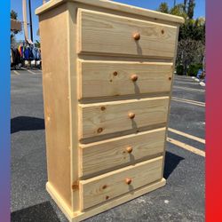 5 drawers dresser / Five drawers dresser