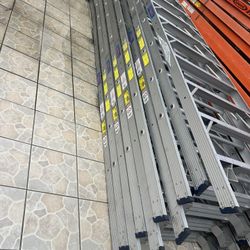 Escaleras de 12 pies de aluminio nuevas Heavy, Duty capacidad, 300 libras $240 cada una 