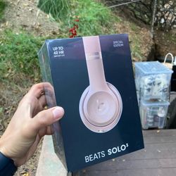 Beats Solo 3 Rose Gold Wireless Headphones 