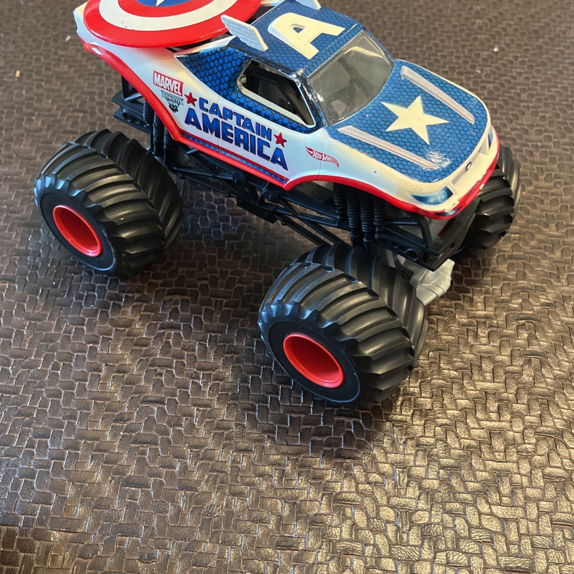 Captain America Monster Truck