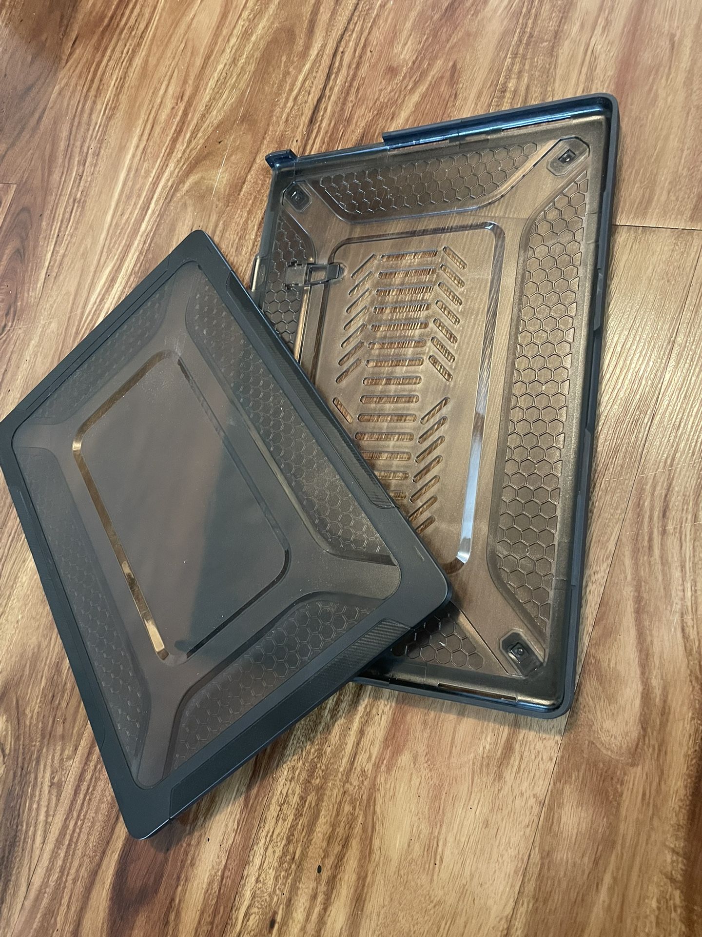 Free Mac Book Pro 16” Case