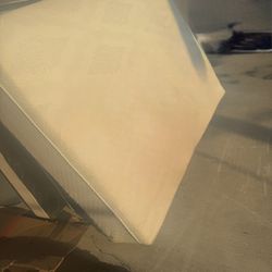 Queen Mattress And Boxspring 