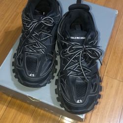 Balenciaga Track