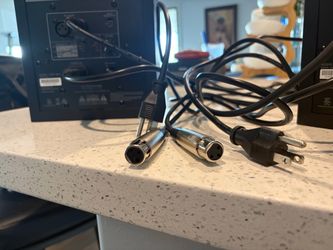JBL 305P MkII Powered Studio Monitors – Pair With Cables