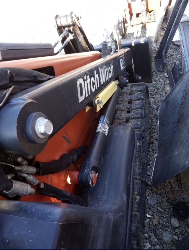 Ditch Witch Sk350 for Sale in Seattle, WA OfferUp