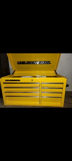 U.S. GENERAL 44
in. Double Bank
https://offerup.com/redirect/?o=WWVsbG93LlRvcA== Chest