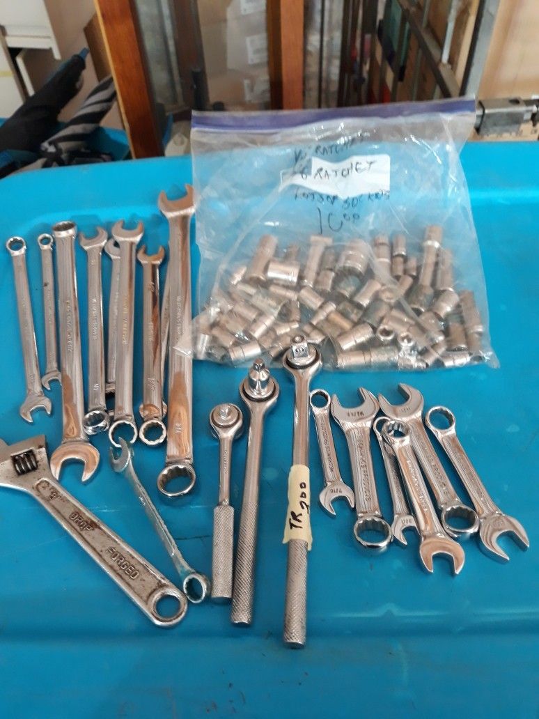 Tools And Utility Box Cutters Plus