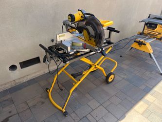 DEWALT Mitre Saw and Rolling Stand