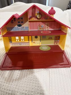 Bluey Two-Story Plastic Dollhouse Playset