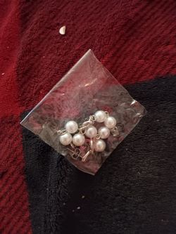 Earrings like new