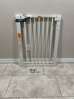 Adjustable Pet Gate / Baby Gate - Fits Openings 26” - 29”