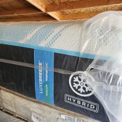 Tempurepedic LUXE BREEZE MEDIUM HYBRID 