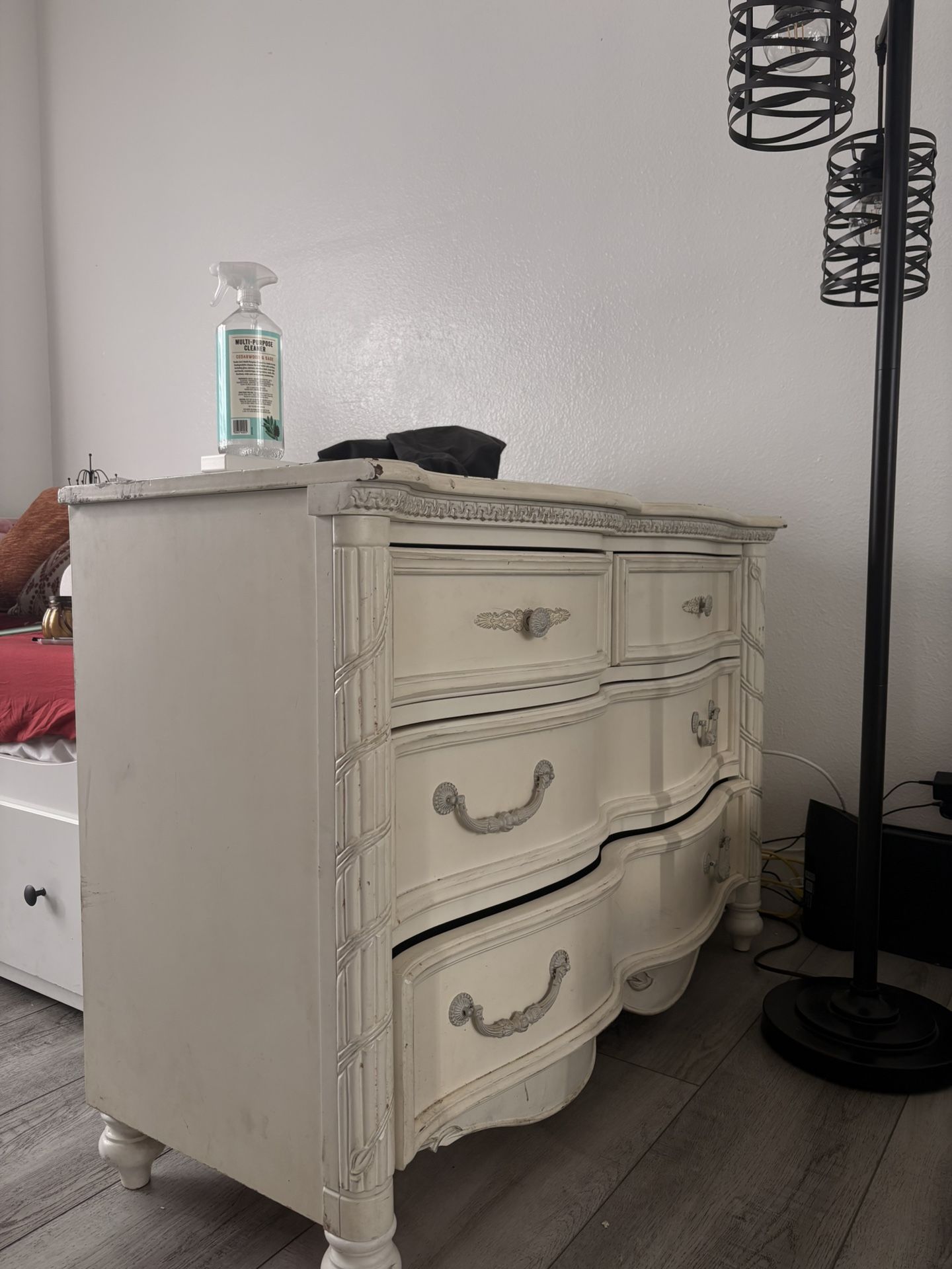 Women’s Dresser