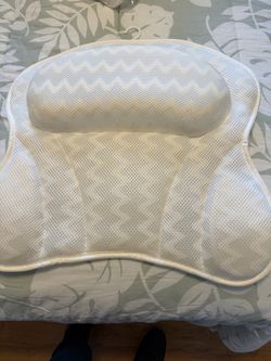 Bath tub/hot tub  pillows!