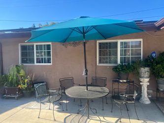 Outdoor Table / Umbrella Set with 4 chairs
