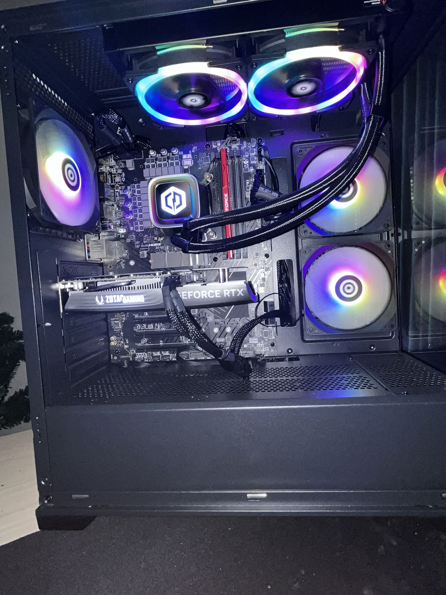 Intel Core i5-13400F, NVIDIA RTX 4060, 16GB DDR5 5600MHz, 1TB