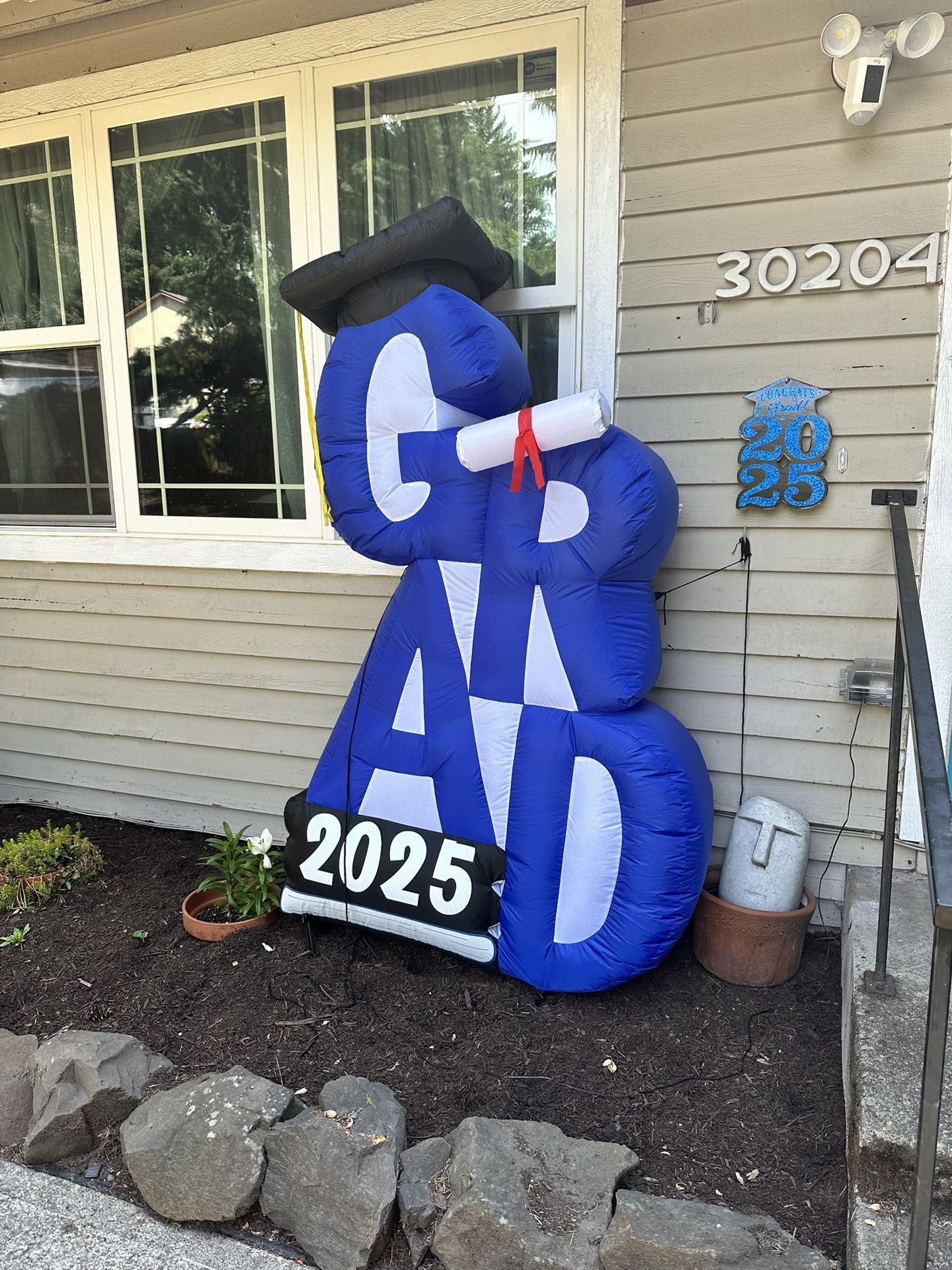 2025 Grad Inflatable & Lawn Signs
