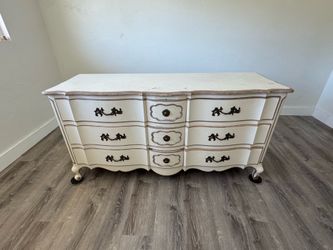Free Dresser