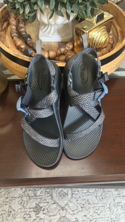 Chaco sandals in size 6