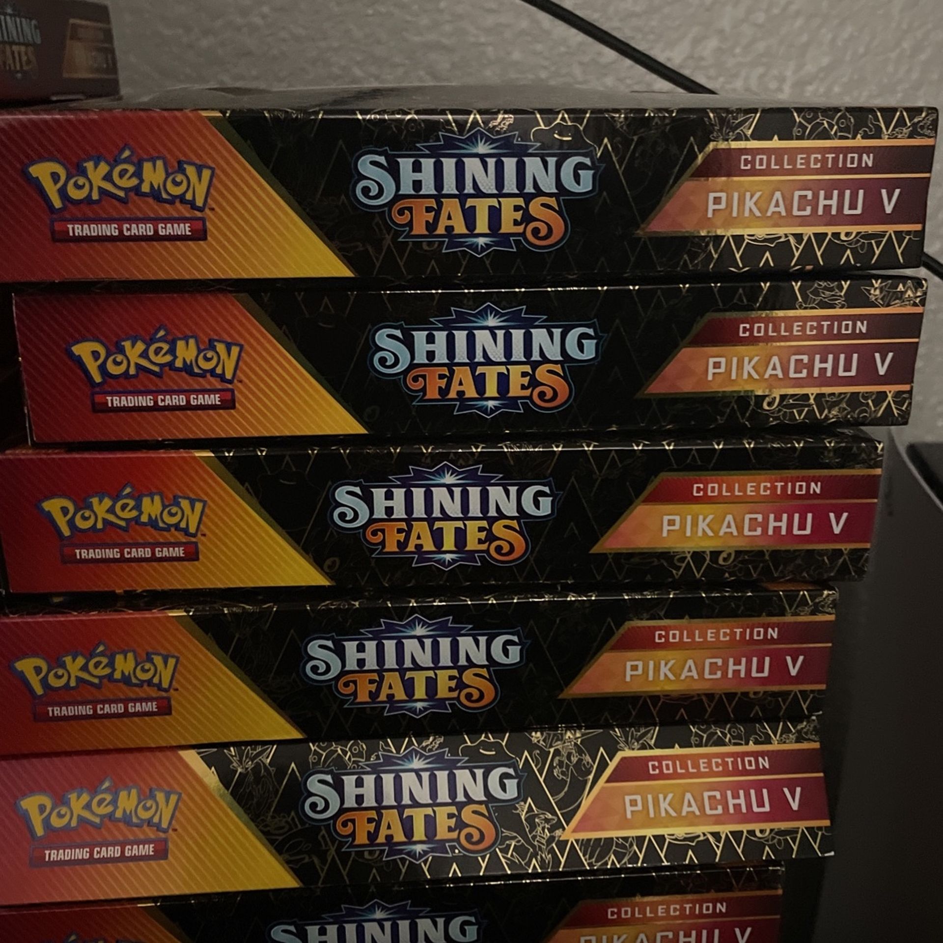 Pokémon Shining Fates Pikachu Collector Box