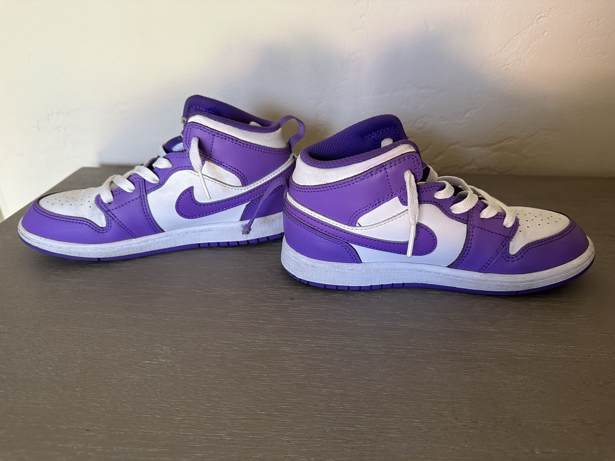 Air Jordan’s 1.5 Youth Purple/white 60$ OBO