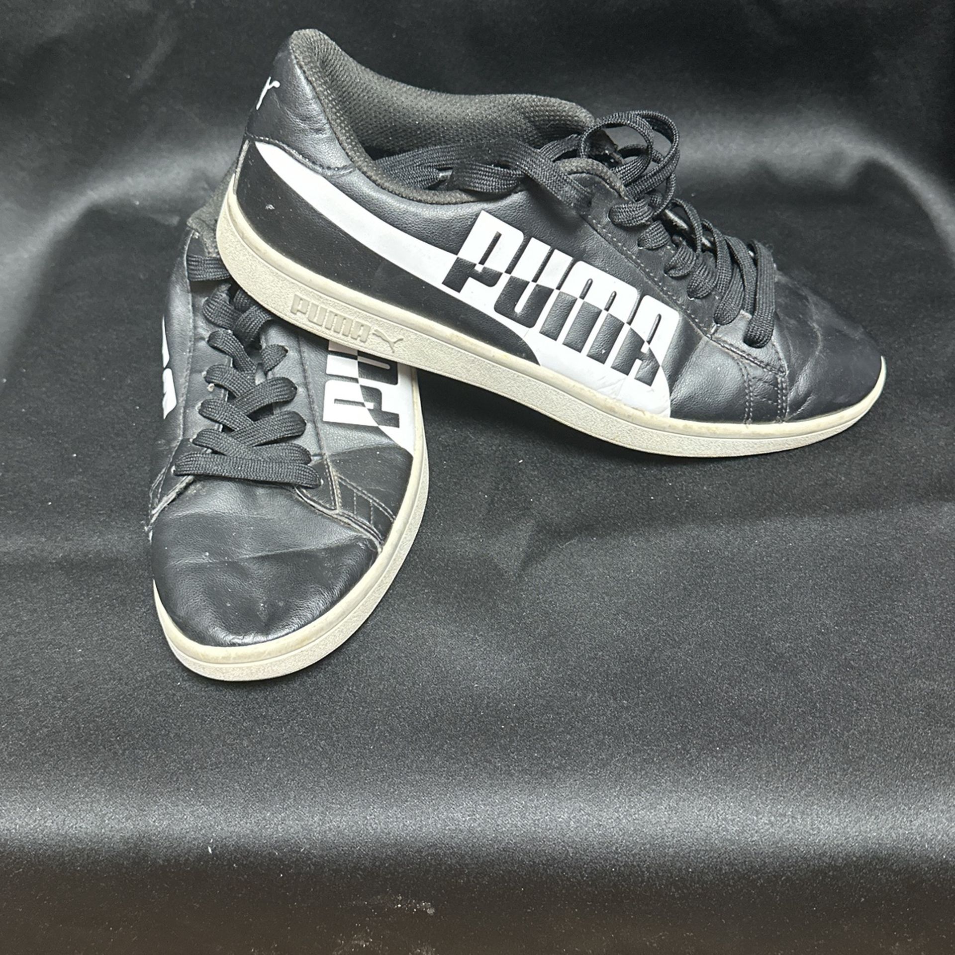 Puma V2 Smash Max Sneakers Black & White Size 9