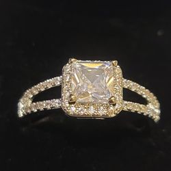 925 Silver Ring Size 8..