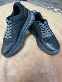 Kids Geox solid black sneakers/athletic shoes little kid size 11