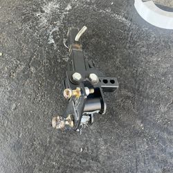 Hitch With Weight Distribution Curt