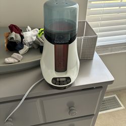 Baby Brezza bottle warmer