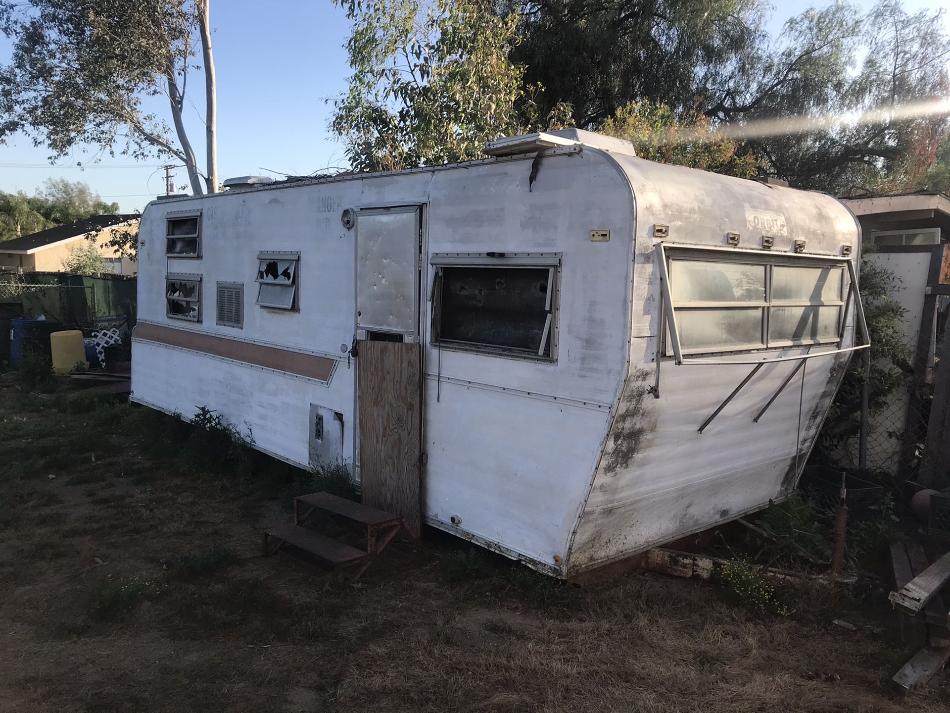 Camper trailer