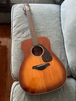 Yamaha FG700s SDB acoustic guitar