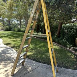 Werner, Fiberglass, 300lbs, 8 Foot Step Ladder