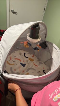 Fisher-Price Portable Baby Bassinet and Play Space