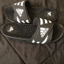 Size 7 Women’s Adidas Slides 