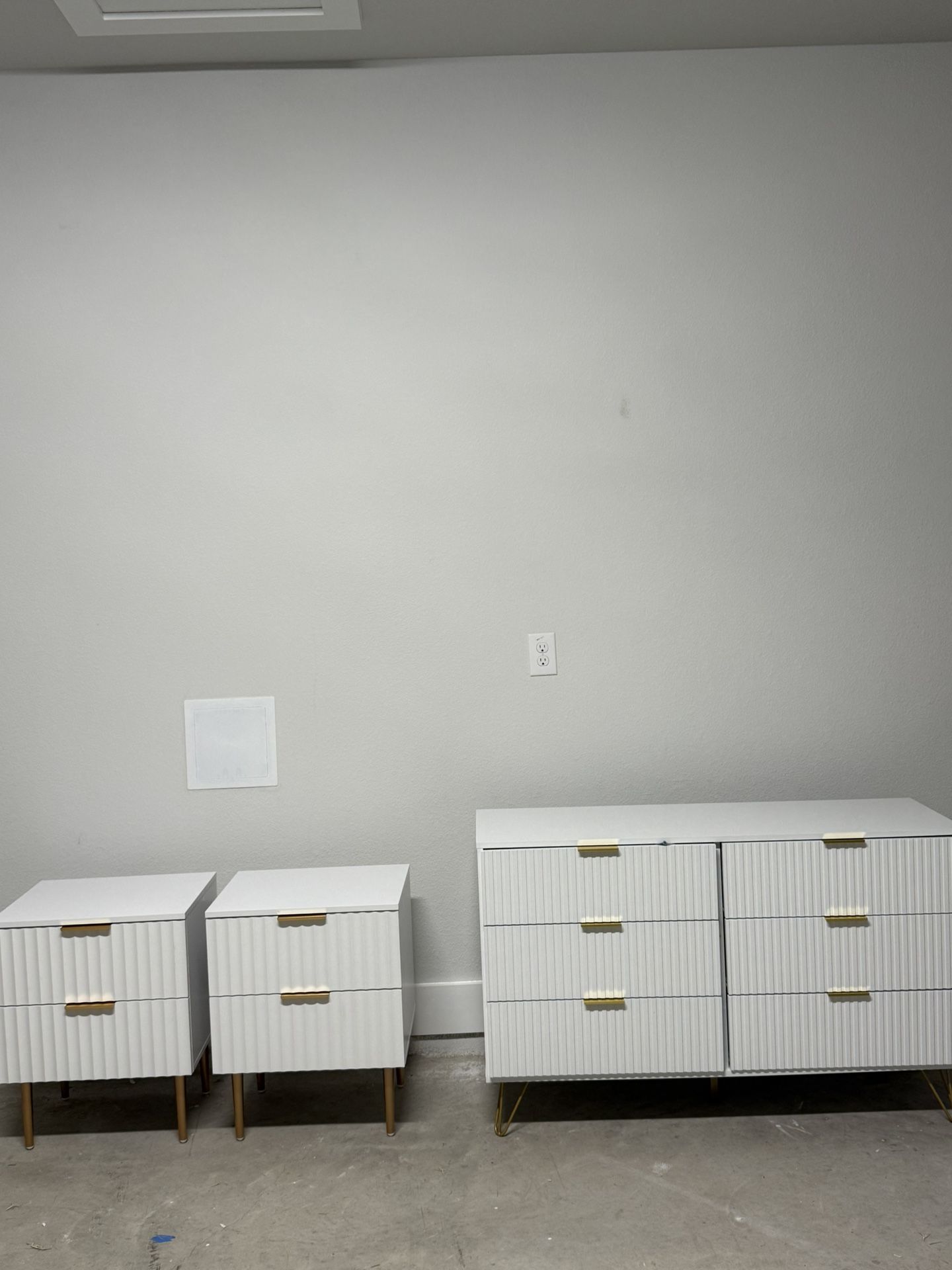 Dresser & (2) nightstands