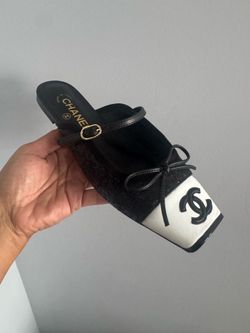 Size 8 women flats