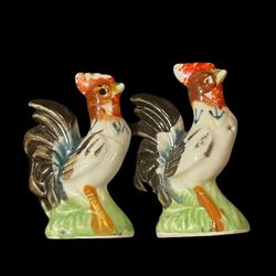 Vintage ceramic rooster saltand pepper shakers about 3 inches 